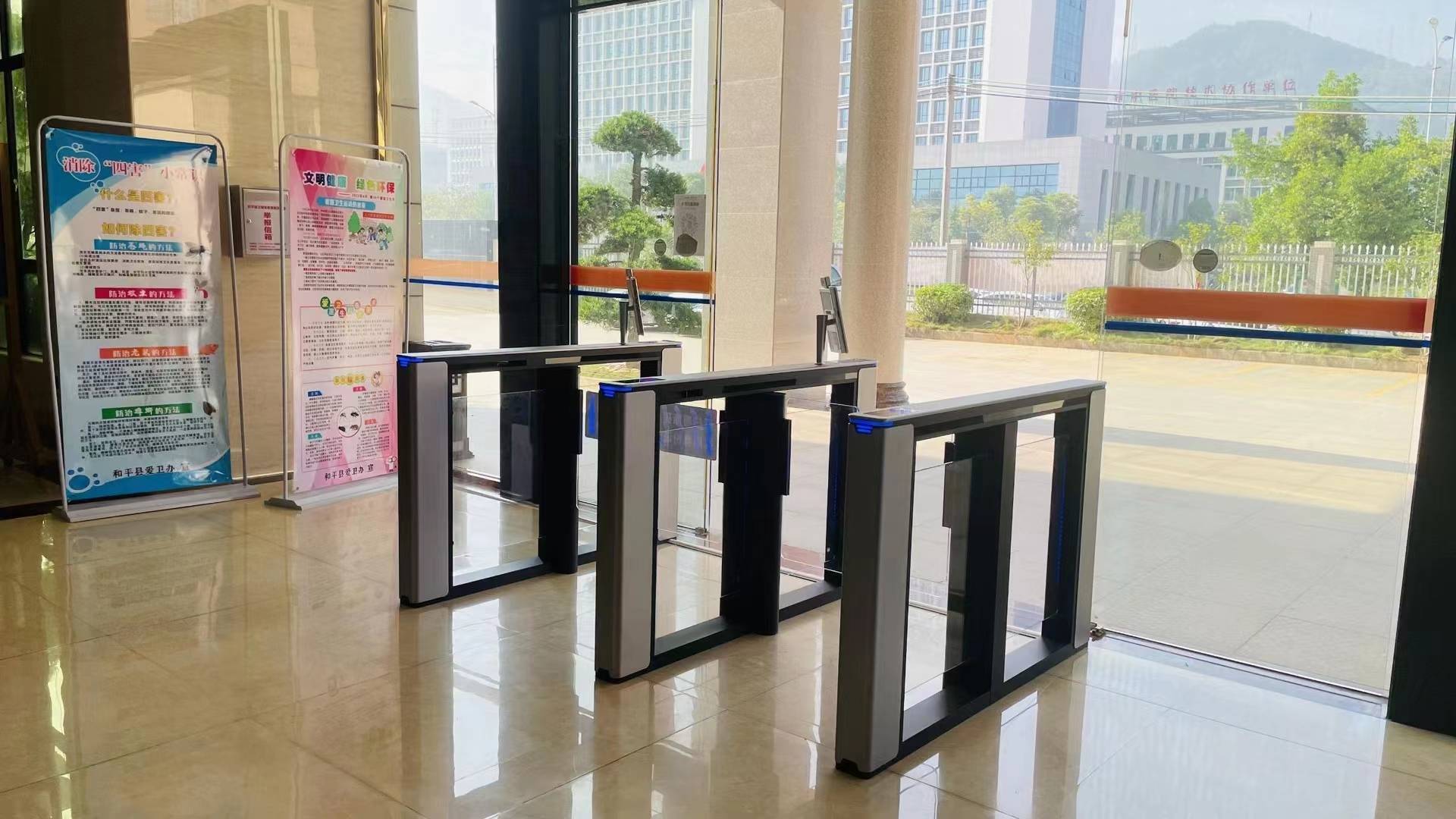 智慧防疫電子哨兵通行系統，刷手機刷身份證都行