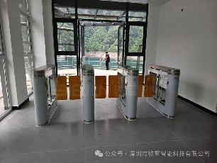 智能自助檢票三輥閘在景區(qū)的應(yīng)用特點(diǎn)