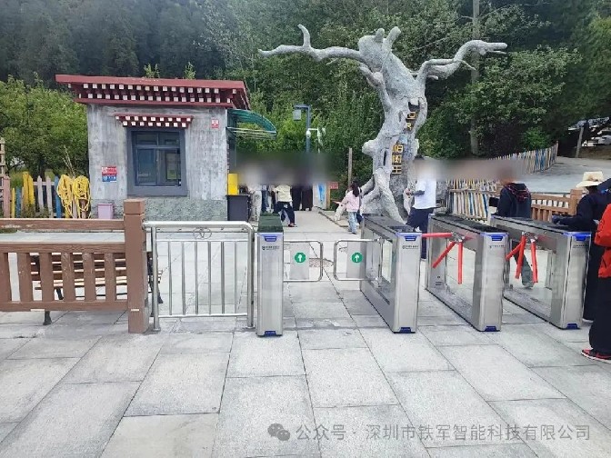 景區檢票口閘機廠家怎么選？鐵軍智能：從企業實力與解決方案維度考量