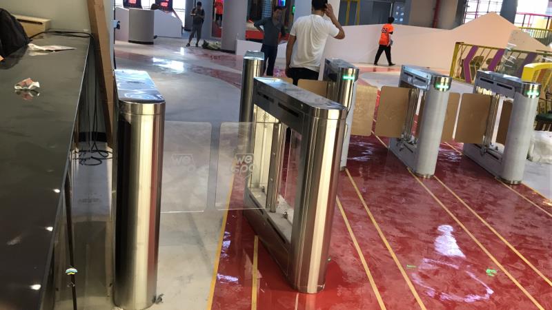 溫州鹿城萬達(dá)廣場游樂園實(shí)時(shí)掃碼消費(fèi)票務(wù)系統(tǒng)小擺閘