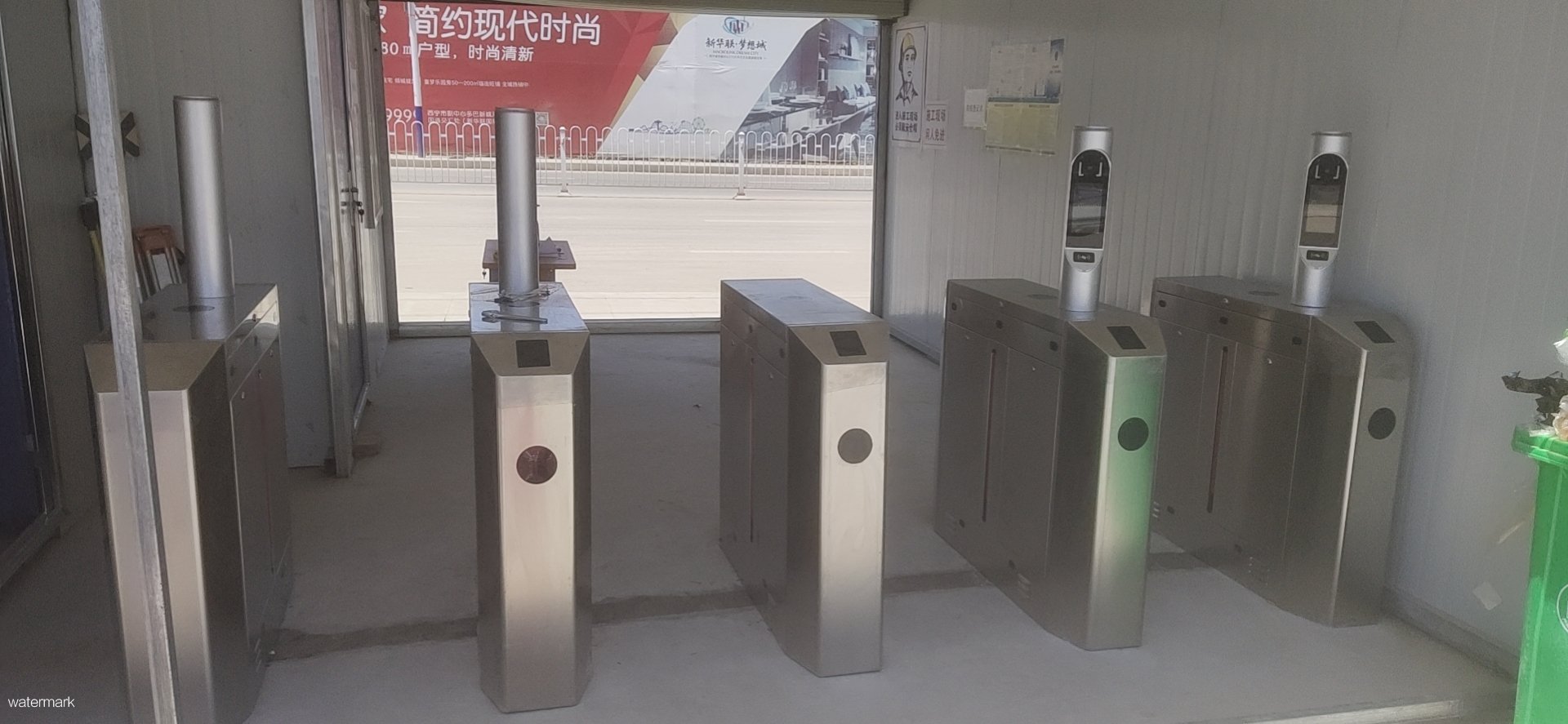 工地啟用鐵軍動(dòng)態(tài)人臉識(shí)別翼閘案例