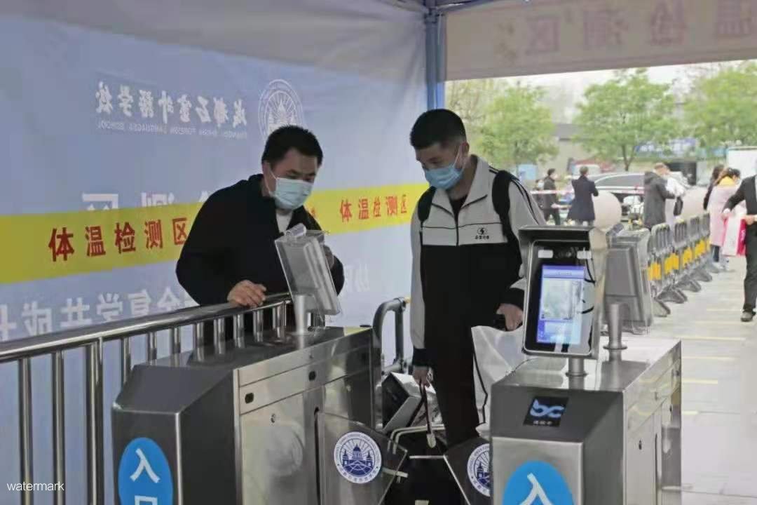 人臉識別測溫健康碼閘機 對接全國健康碼科學防疫