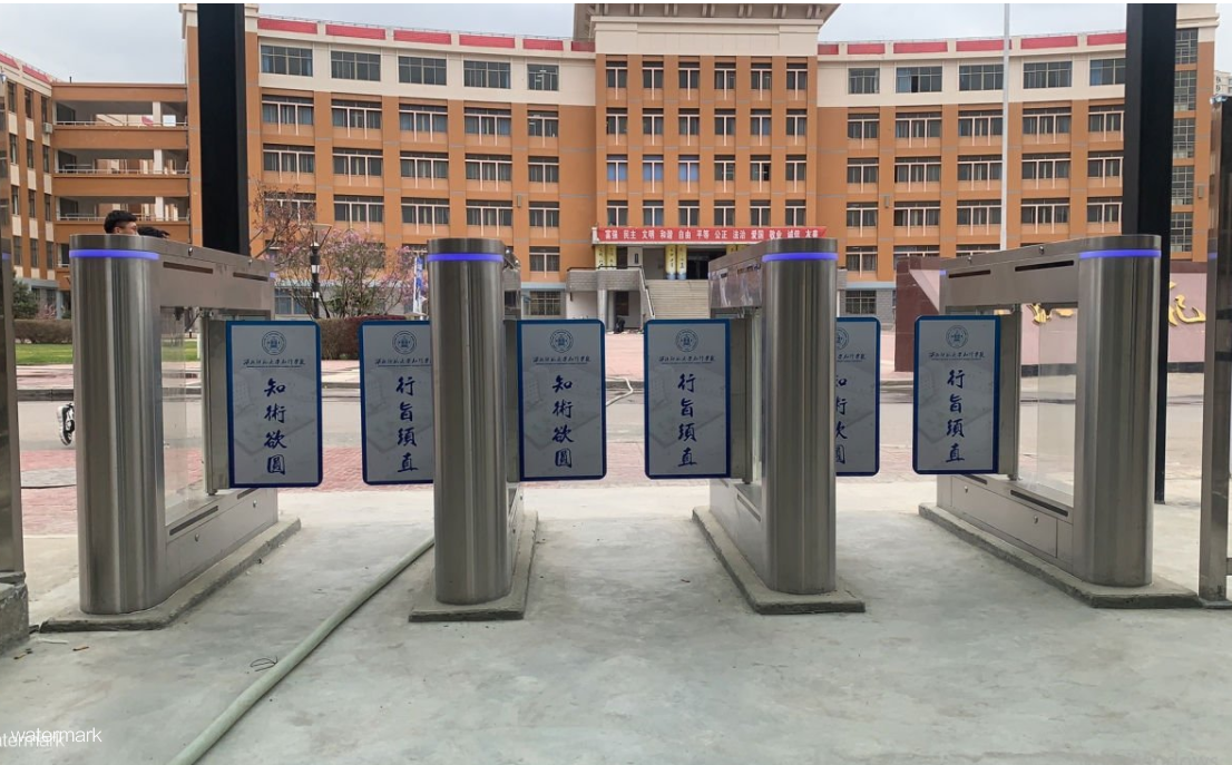 人臉識別閘機成為校園“開學季”必備之需