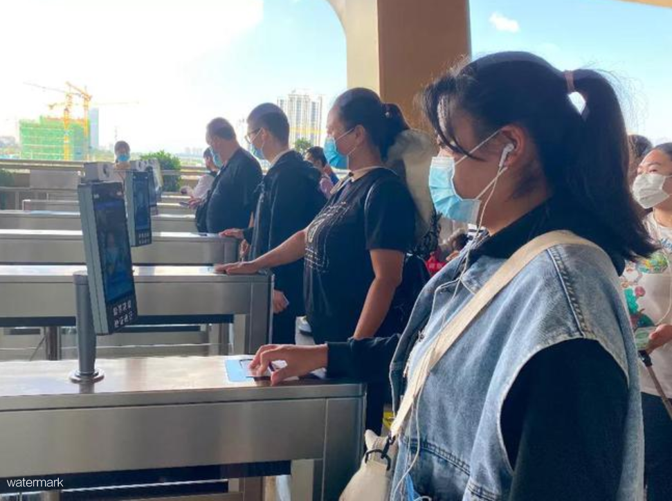 健康碼測(cè)溫人臉識(shí)別一體機(jī)綠碼快速核驗(yàn)通行