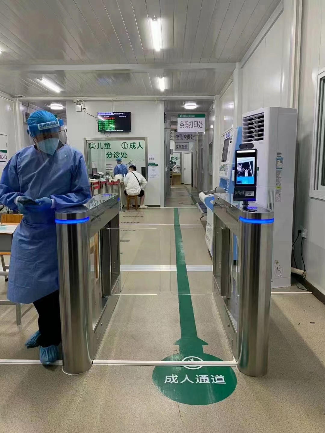 人臉識別測溫健康碼門禁為醫院防疫守好第一道門