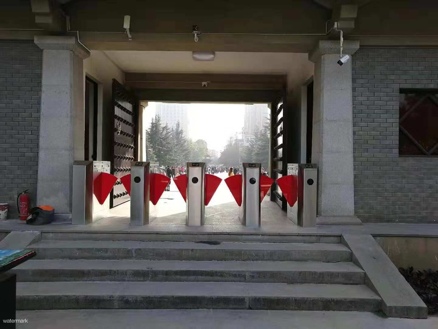 如何挑選景區掃碼驗票門禁閘機