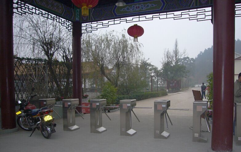 提升景區管理效率與安全性-景區人行通道閘機的應用