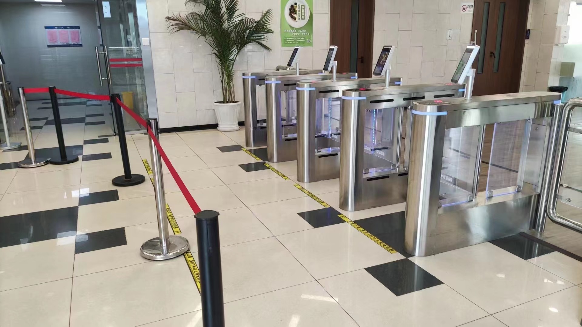 辦公樓人臉識別門禁擺閘的功能體現