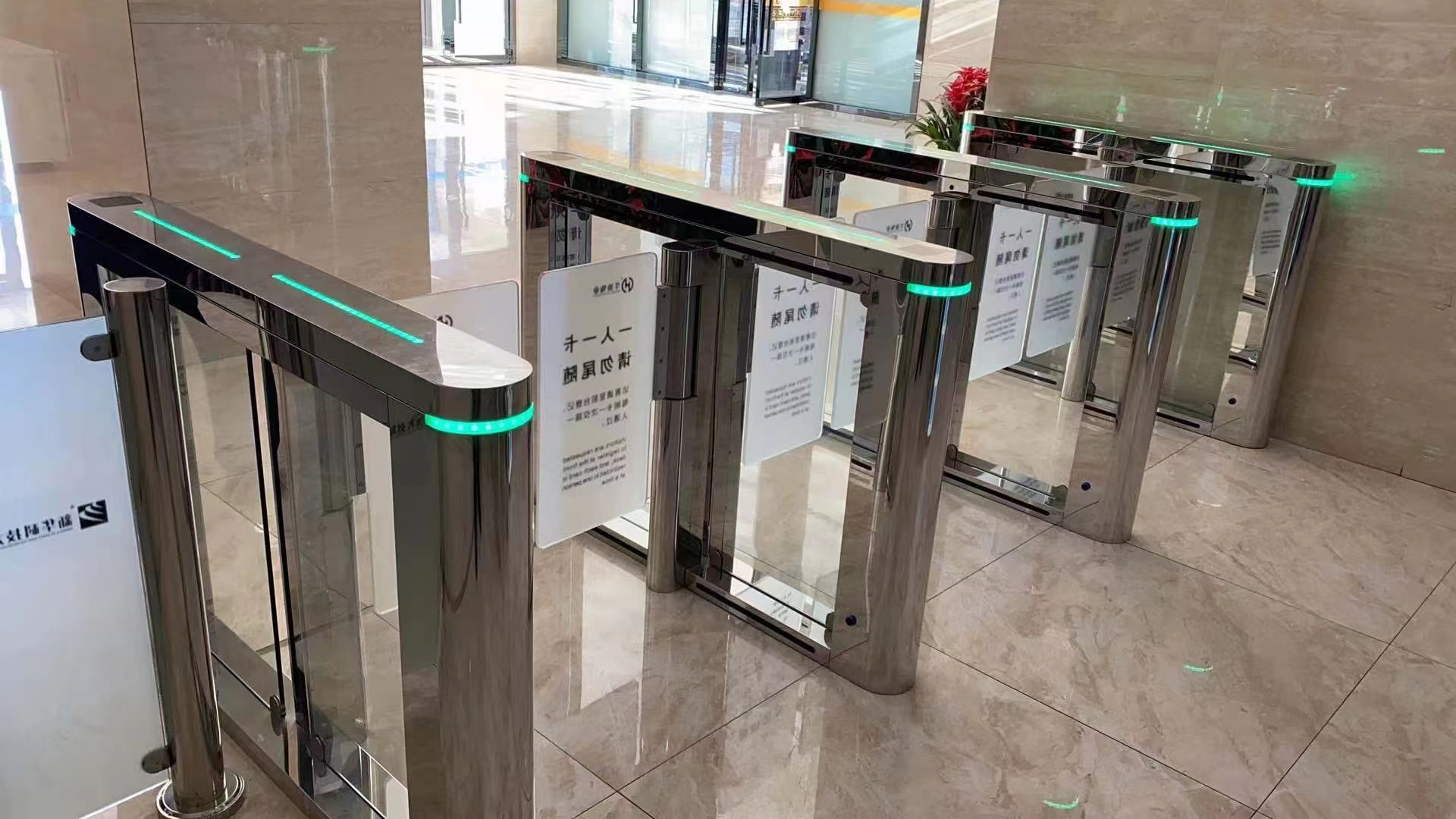 如何選擇適合的場館人臉檢票閘機