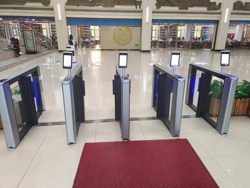 如何安全使用校園智能人行通道閘機？