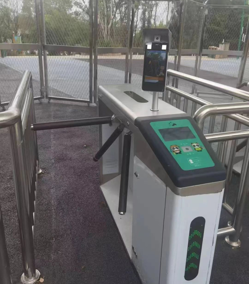 人臉識別閘機-成為各個行業不可或缺的門禁設備