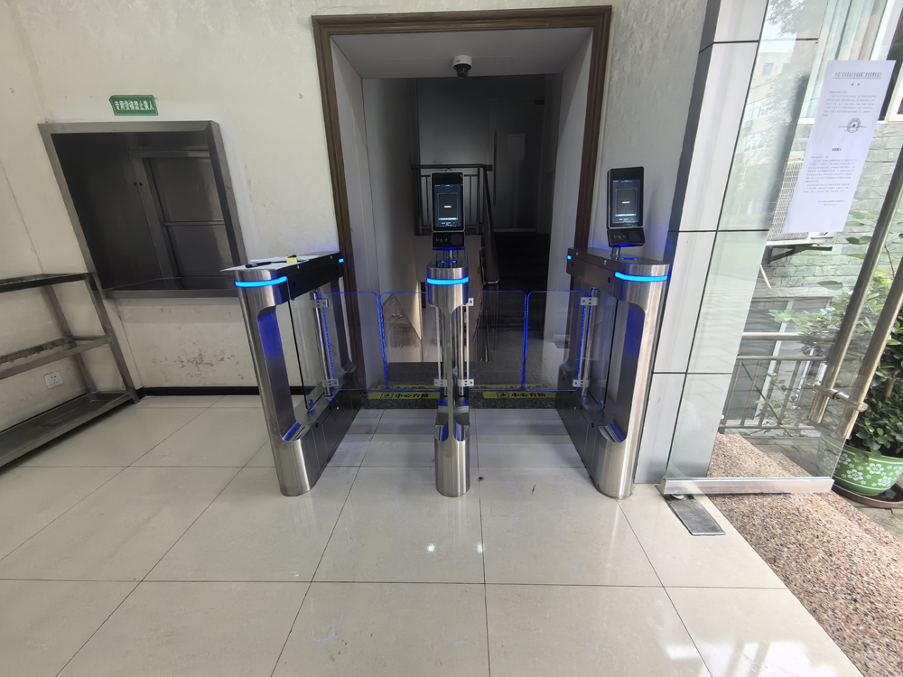 1741660052572817.jpg 4.jpg