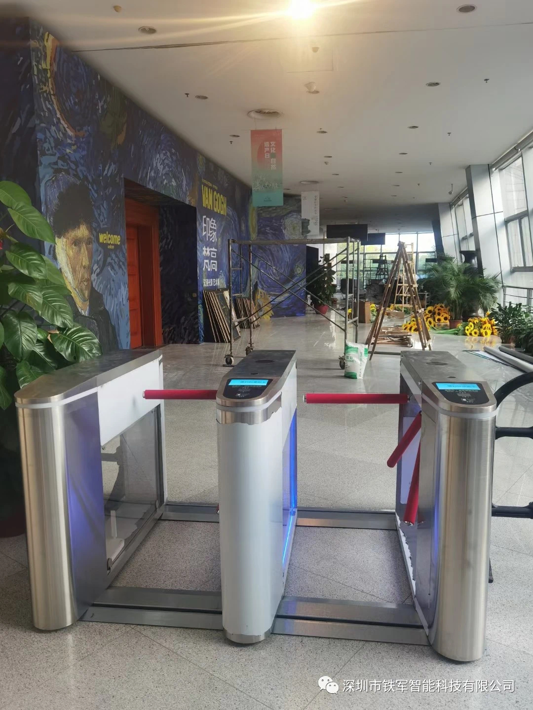 從人工檢票到智能通行：景區自助智能檢票三輥閘閘機如何提升通行效率？