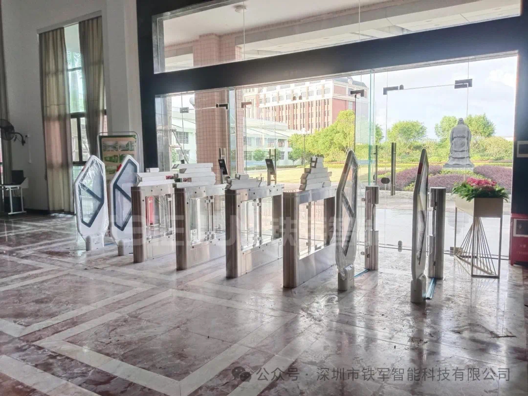 暴雨不懼、極寒無憂：鐵軍智能大學人行通道閘機的環境適應性突破